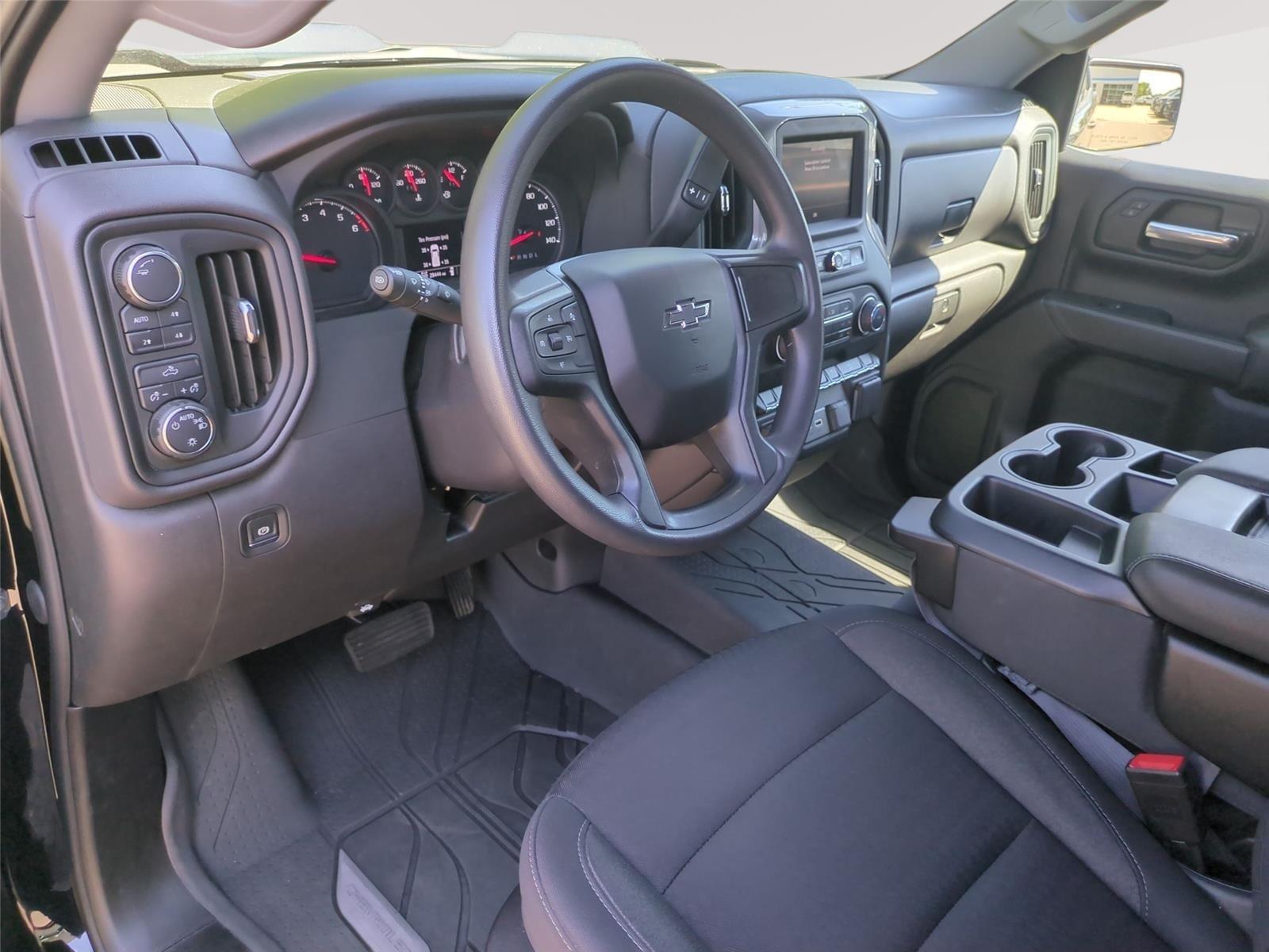 2024 Chevrolet Silverado 1500 Custom Trail Boss - Black exterior view 18