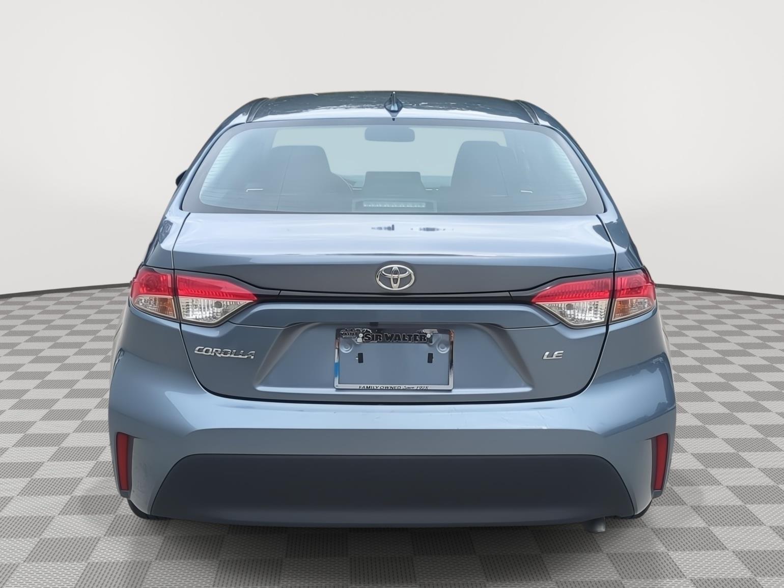 View vehicle photo 4