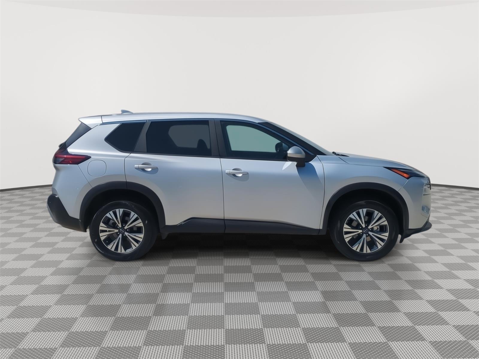 2023 Nissan Rogue SV - Brilliant Silver Metallic exterior view 14