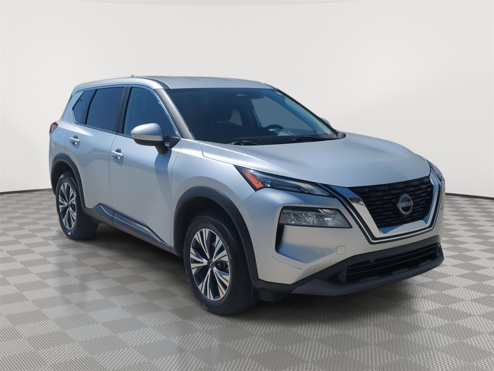 2023 Nissan Rogue SV - Brilliant Silver Metallic exterior view 15