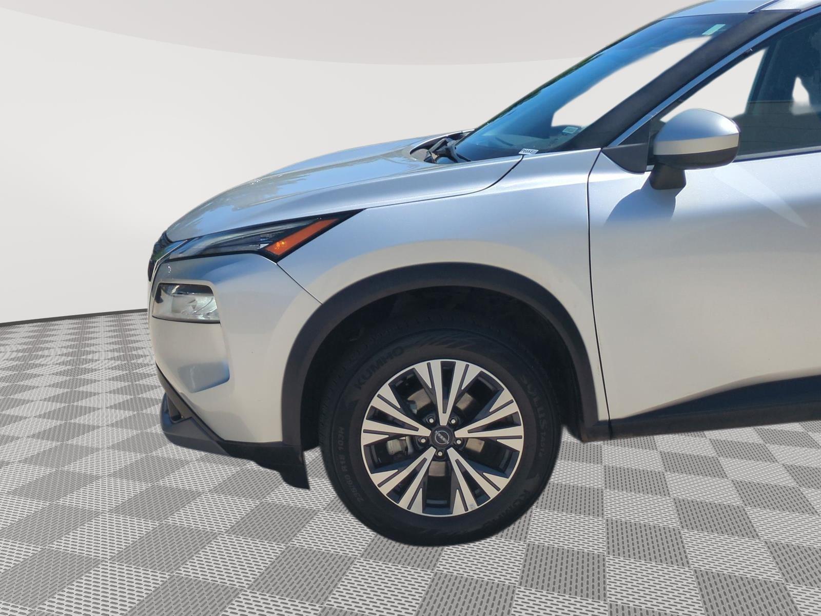 2023 Nissan Rogue SV - Brilliant Silver Metallic exterior view 18