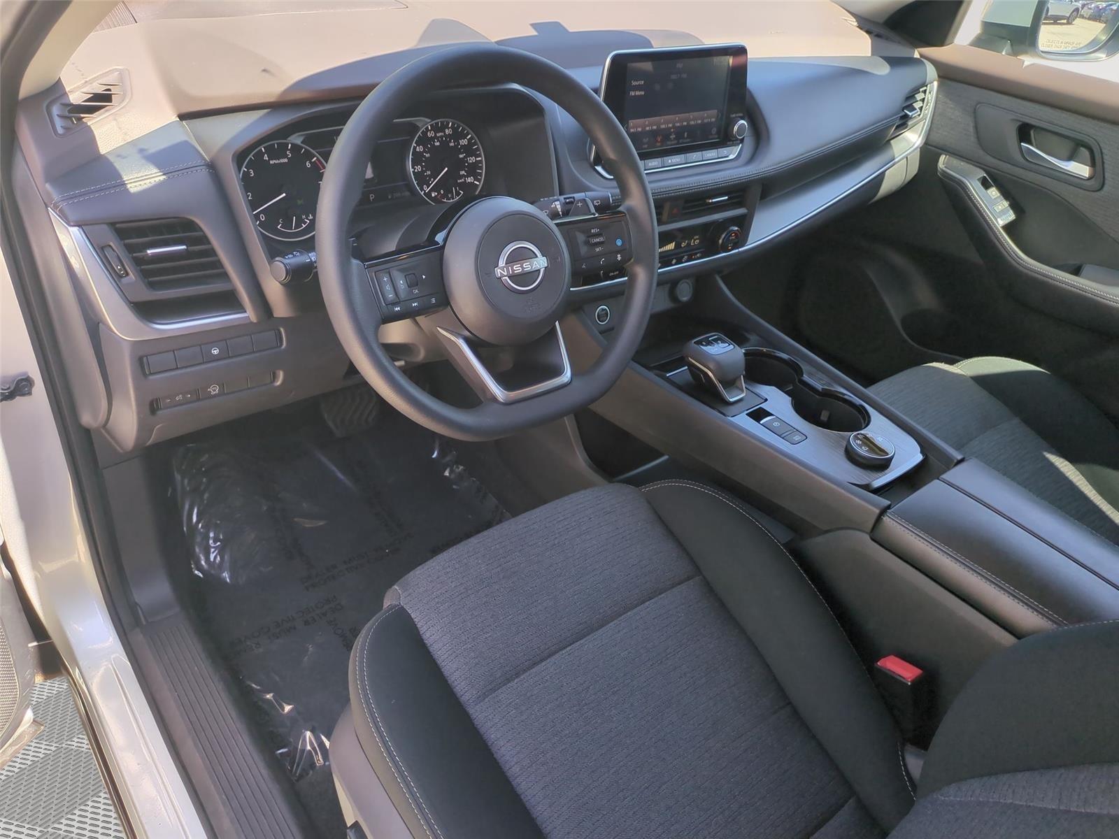 2023 Nissan Rogue SV - Brilliant Silver Metallic exterior view 4