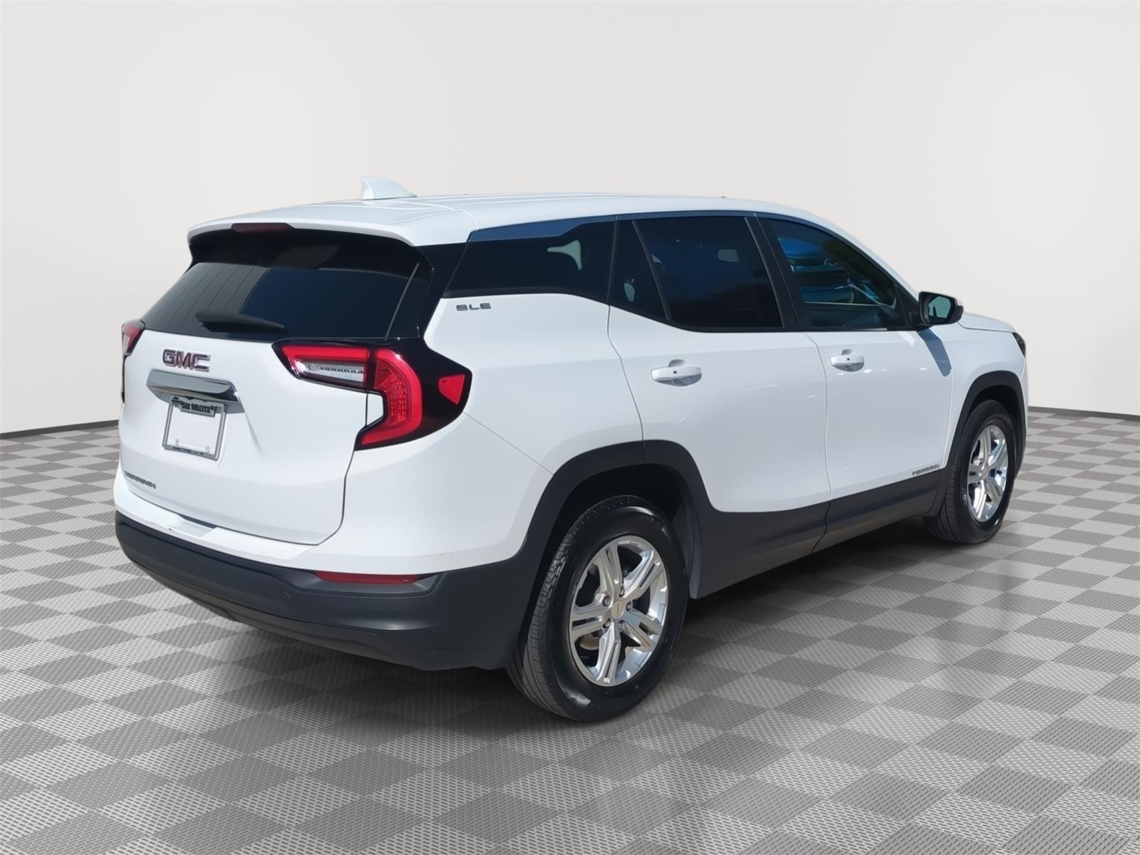 View vehicle photo 5