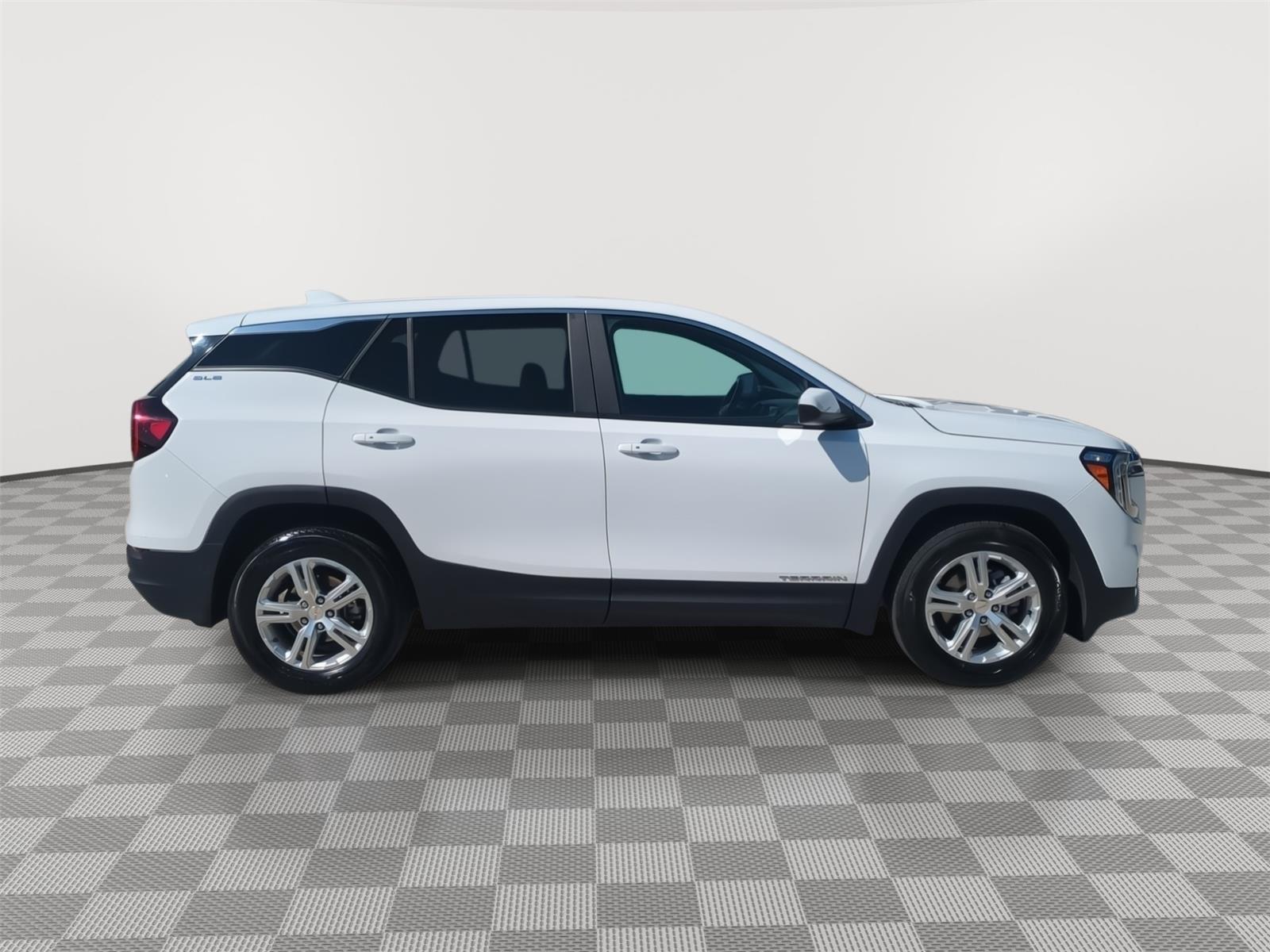 View vehicle photo 6