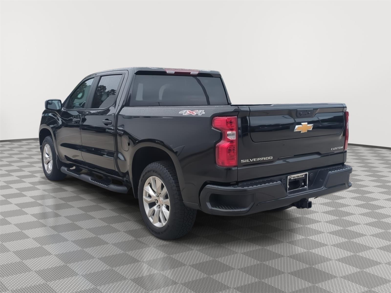 2025 Chevrolet Silverado 1500 Custom - Black exterior view 9