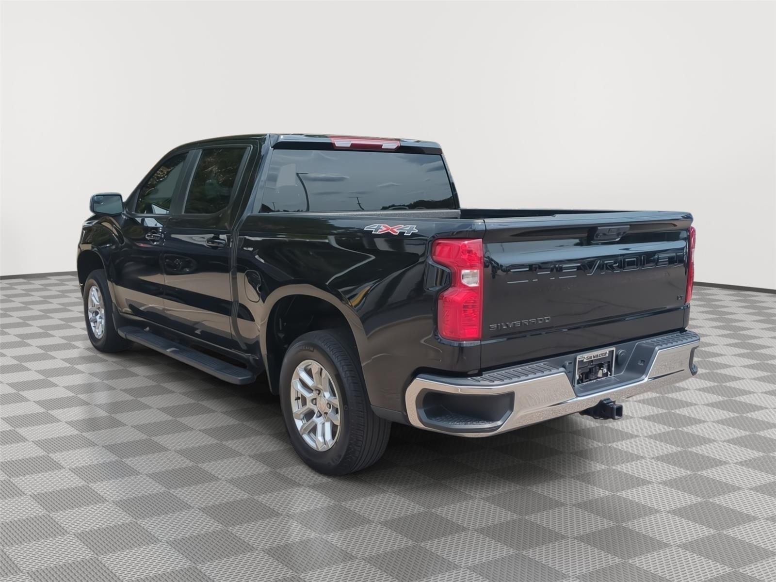 2024 Chevrolet Silverado 1500 LT - Black exterior view 9