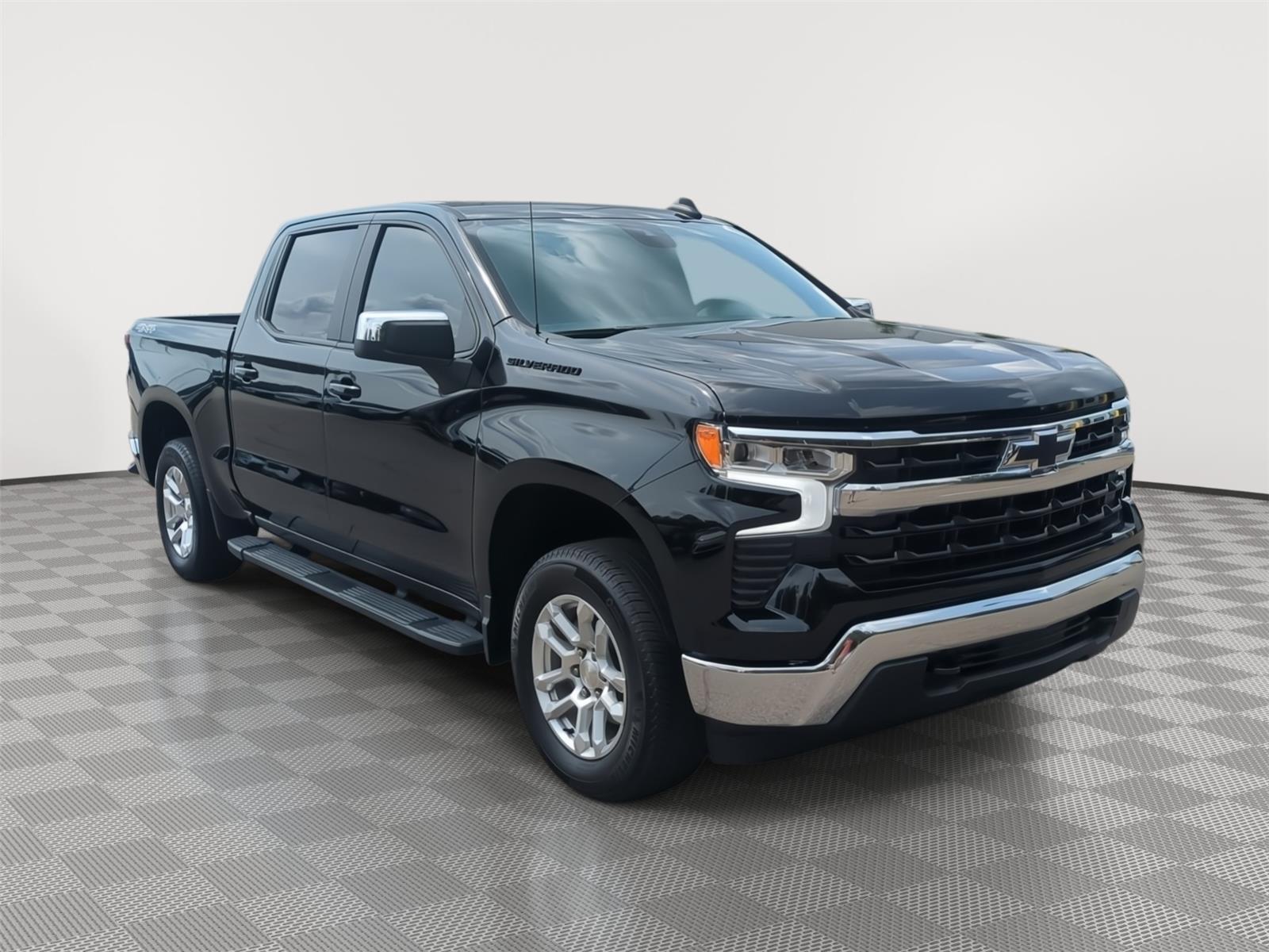 2024 Chevrolet Silverado 1500 LT - Black exterior view 13