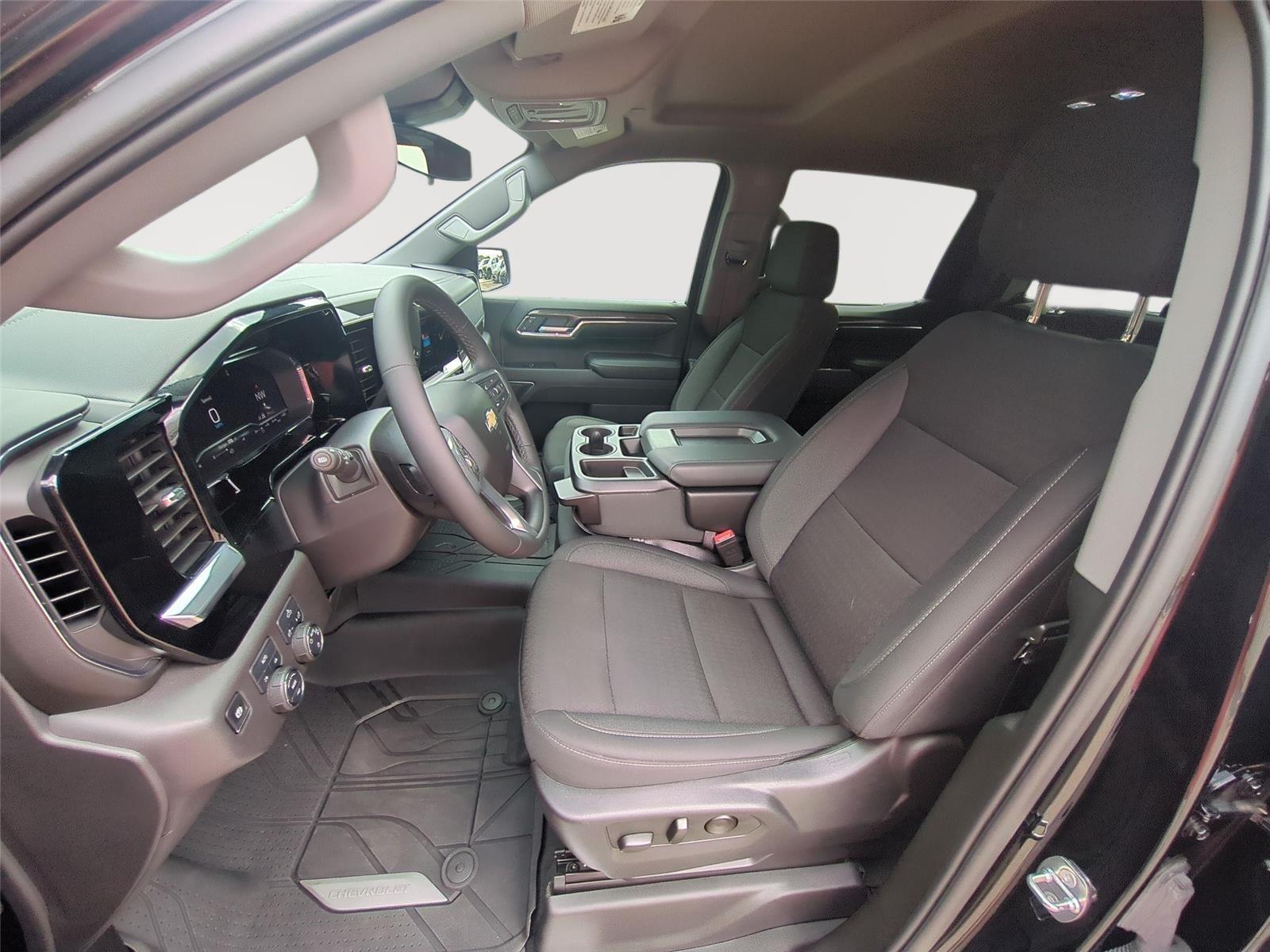 2024 Chevrolet Silverado 1500 LT - Black exterior view 4