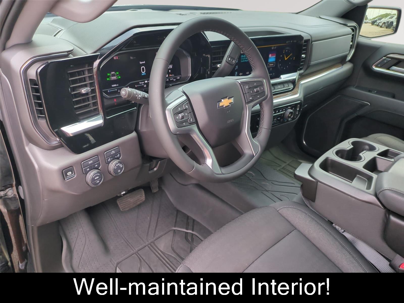 2024 Chevrolet Silverado 1500 LT - Black exterior view 3