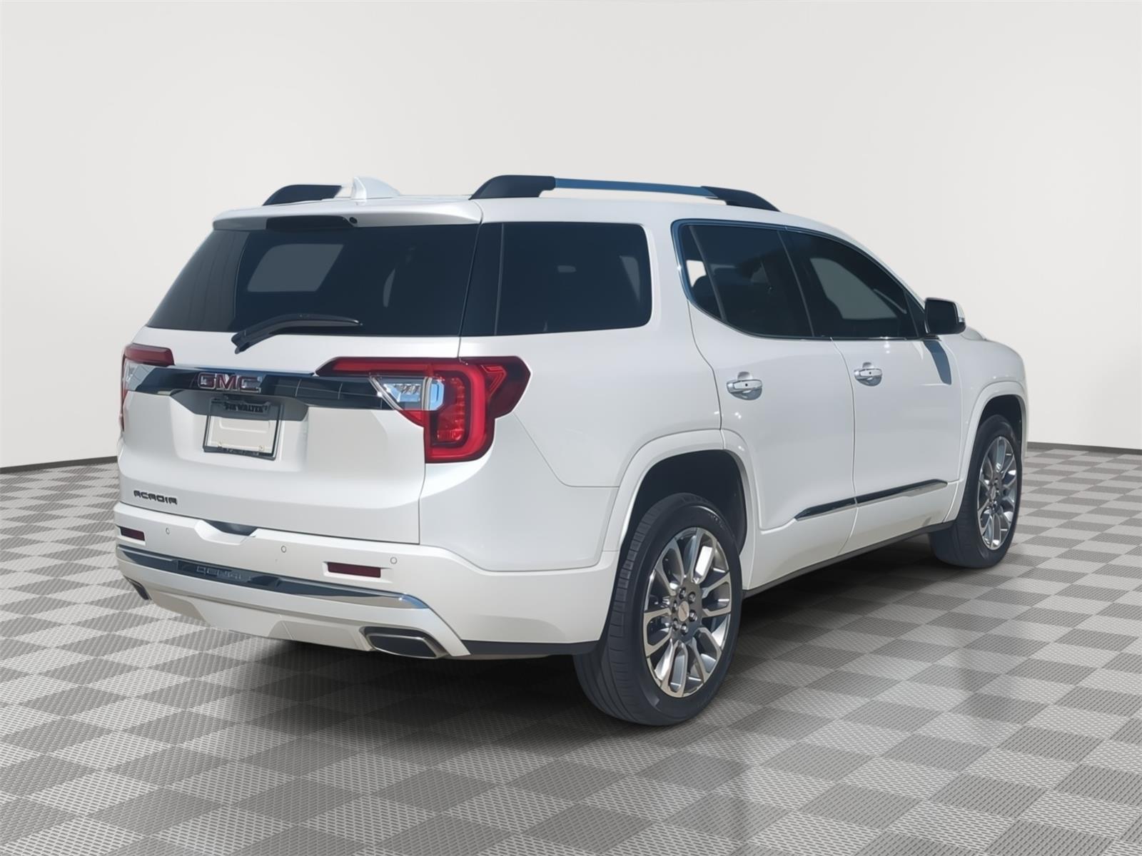2022 GMC Acadia Denali - White Frost Tricoat exterior view 5