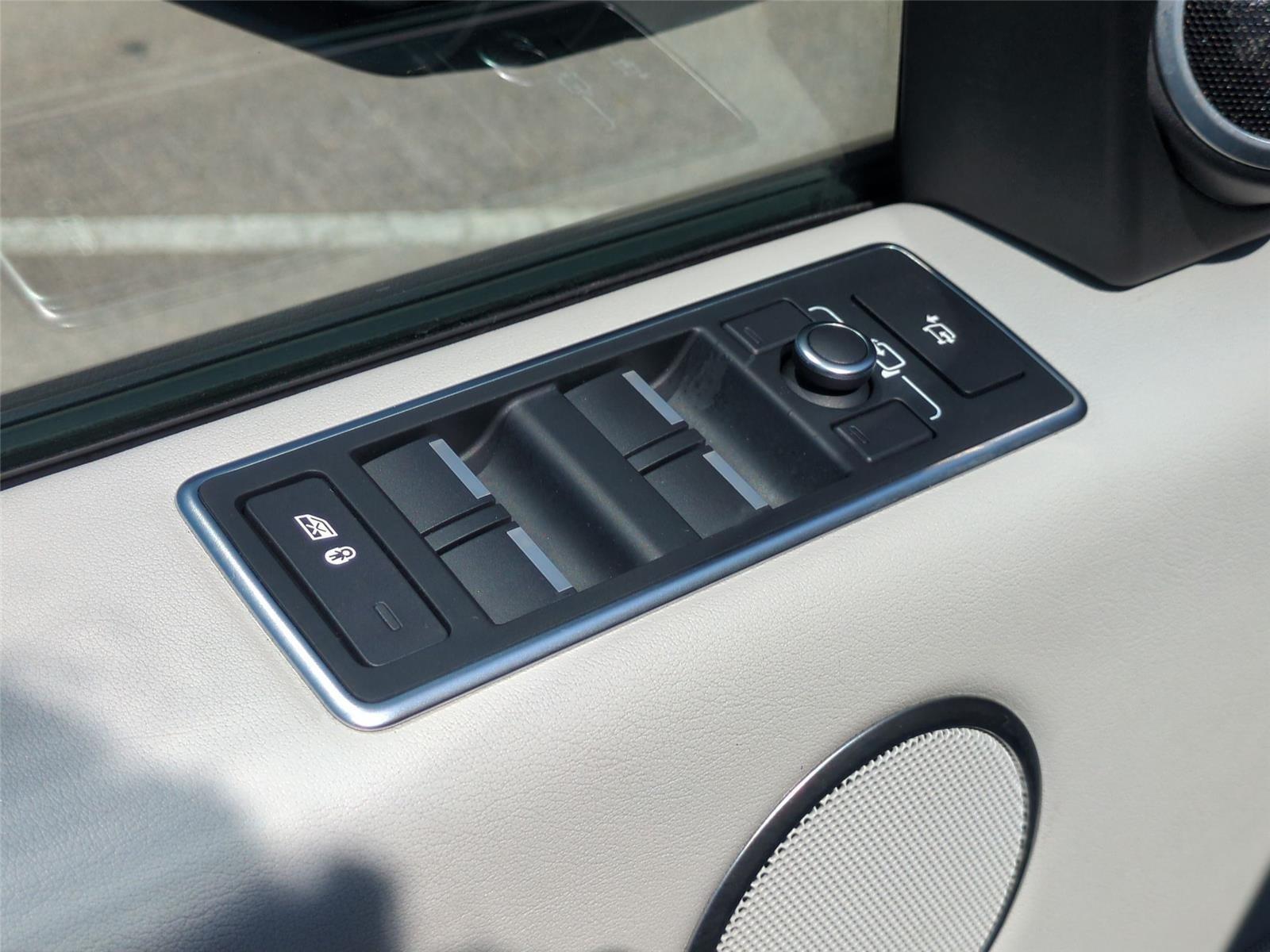 2016 Land Rover Range Rover Diesel - Santorini Black exterior view 19