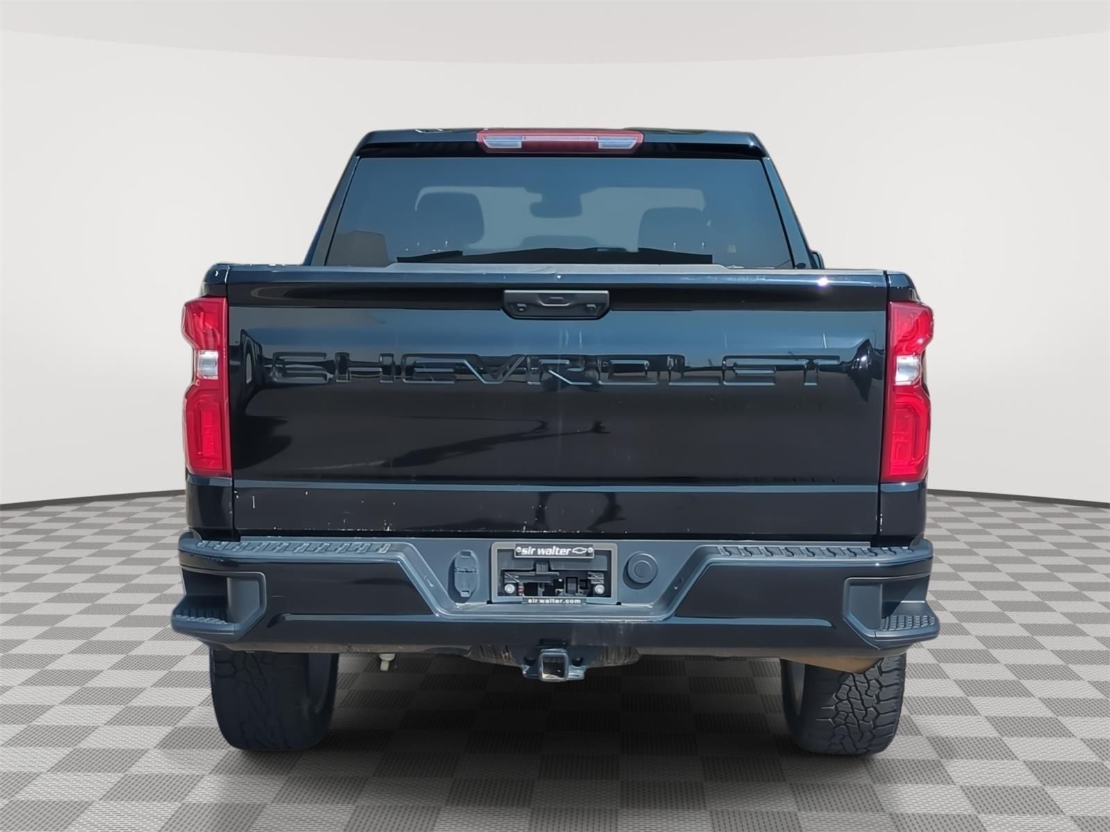 View vehicle photo 4