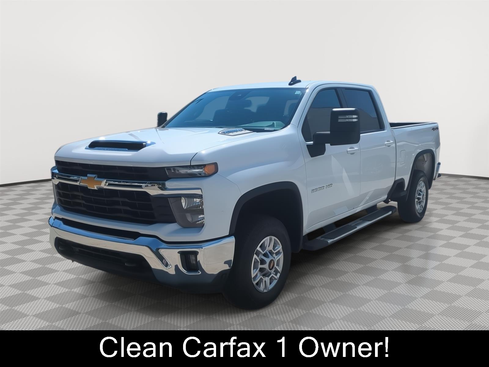 Summit White 2025 Chevrolet Silverado 2500HD Pickup Truck Four-Wheel Drive Automatic