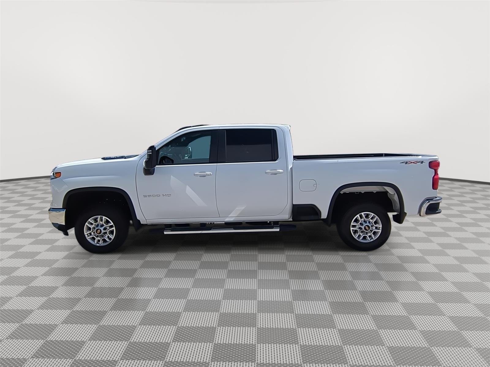 2025 Chevrolet Silverado 2500HD LT - Summit White exterior view 3