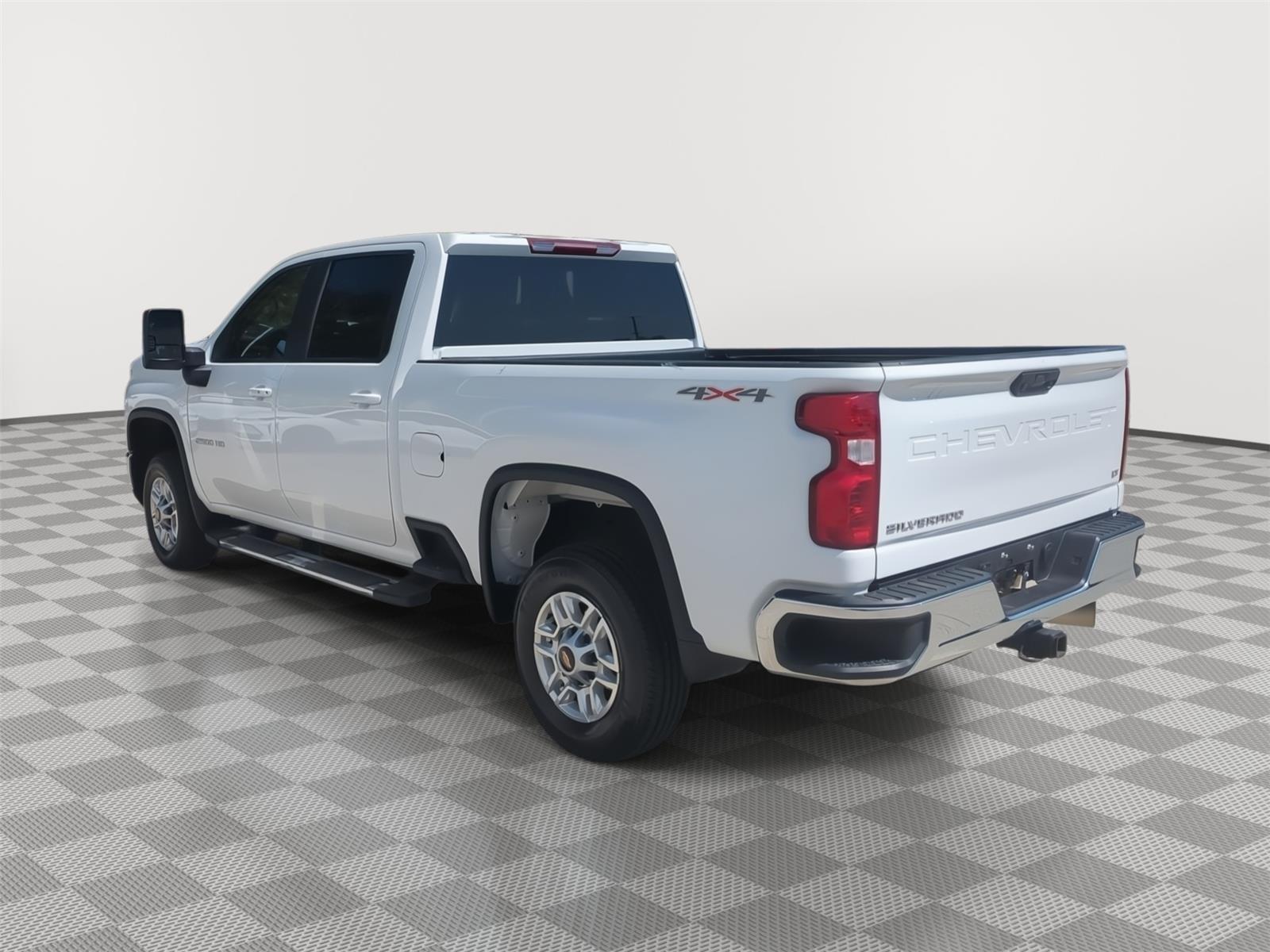 2025 Chevrolet Silverado 2500HD LT - Summit White exterior view 4