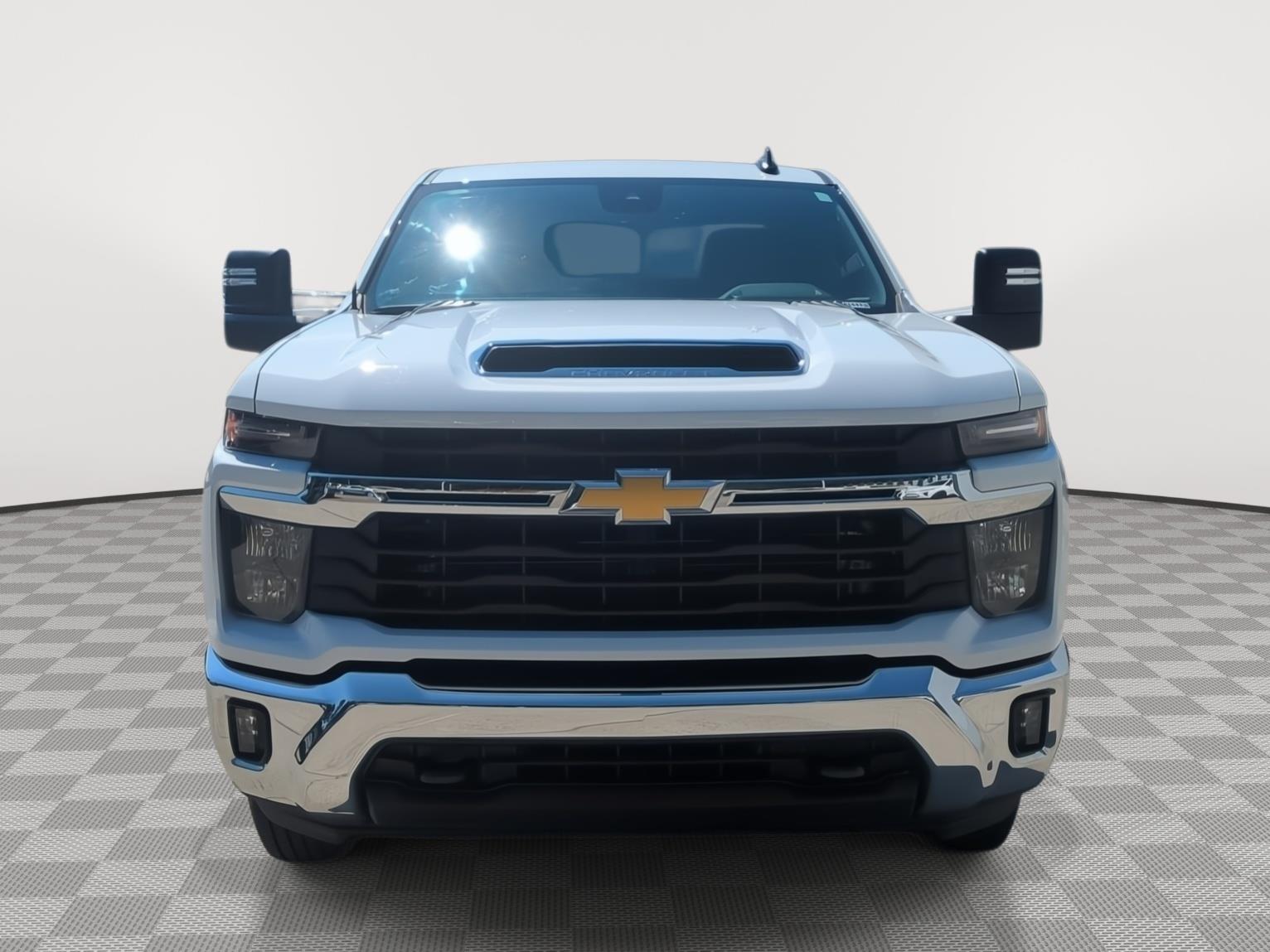 2025 Chevrolet Silverado 2500HD LT - Summit White exterior view 9