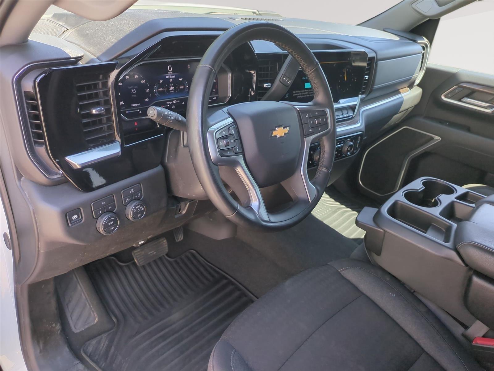 2025 Chevrolet Silverado 2500HD LT - Summit White exterior view 17