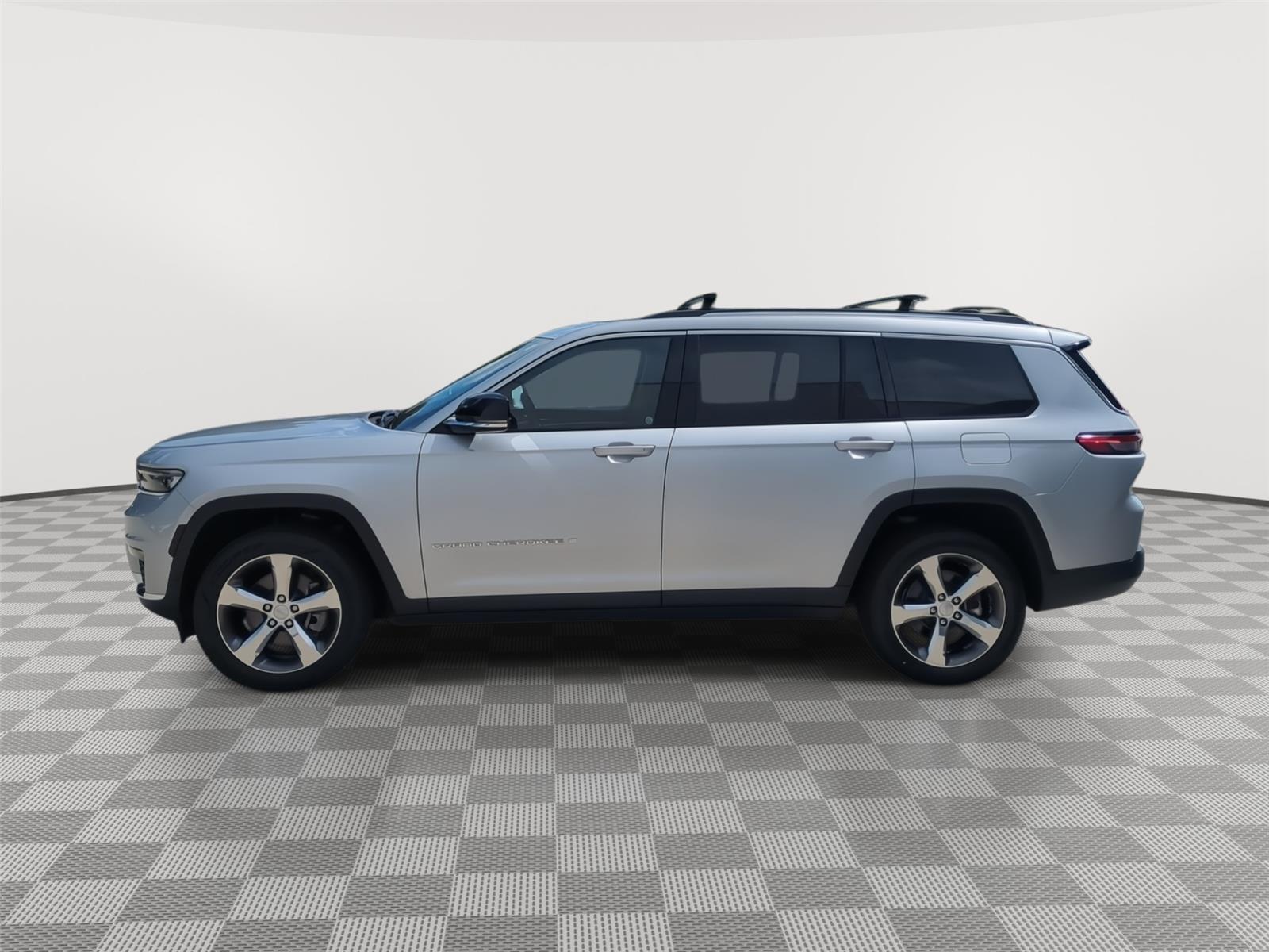 2021 Jeep Grand Cherokee L Limited - Silver Zynith exterior view 8