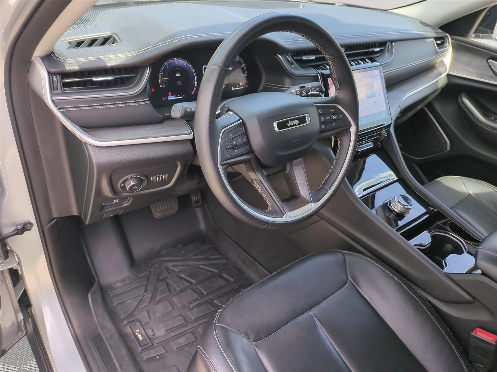 2021 Jeep Grand Cherokee L Limited - Silver Zynith exterior view 3