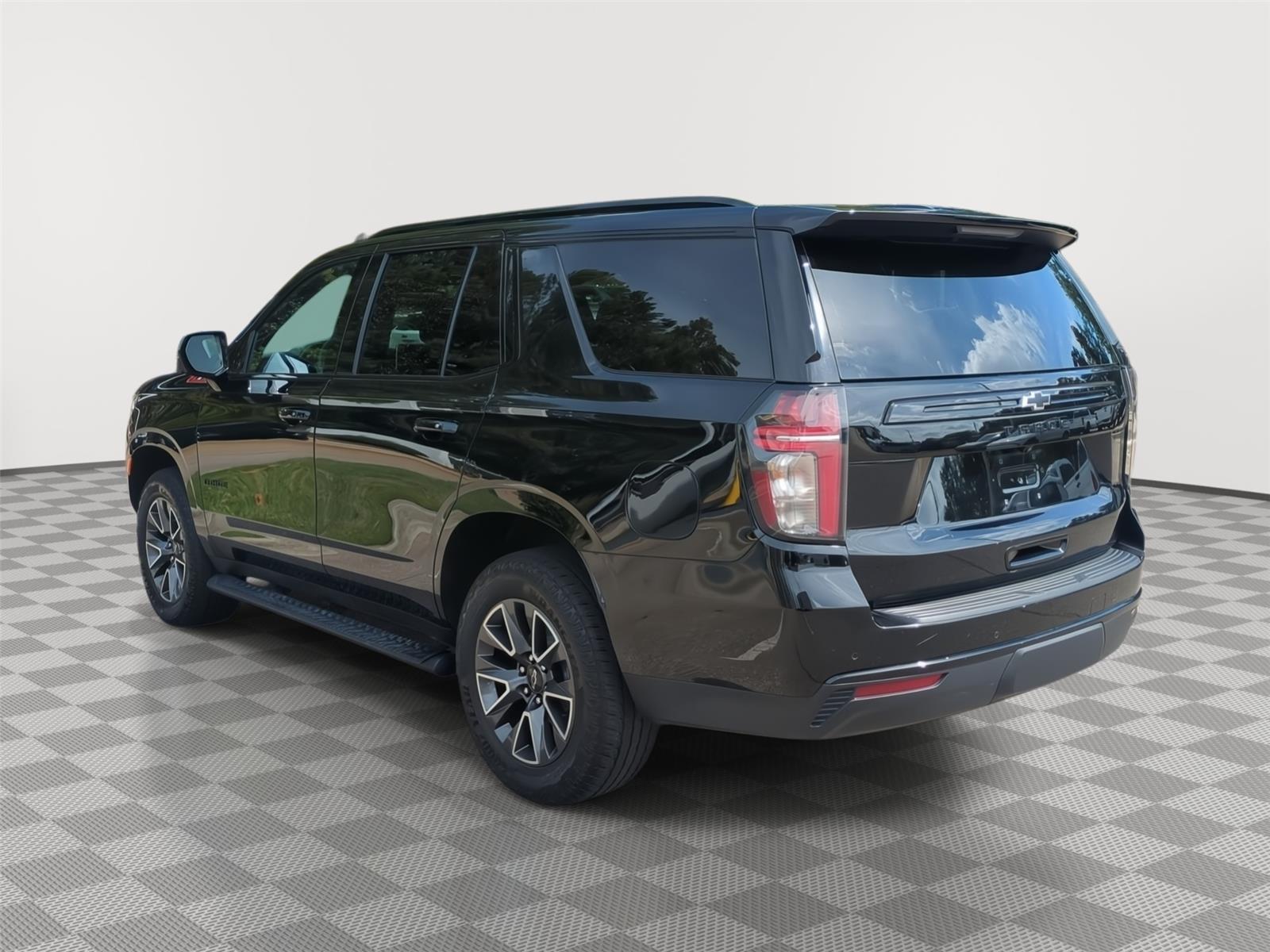 2024 Chevrolet Tahoe Z71 - Black exterior view 10