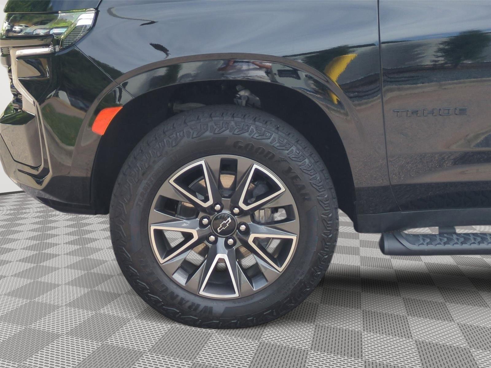 2024 Chevrolet Tahoe Z71 - Black exterior view 17