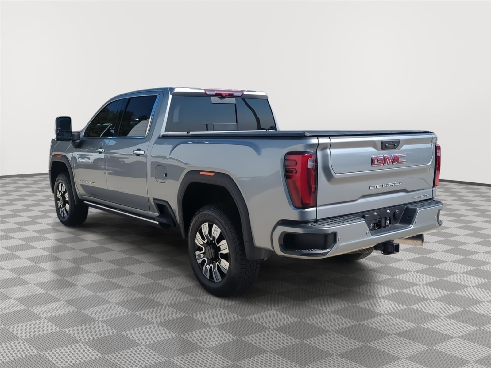 2026 GMC Sierra 2500HD Denali - Sterling Metallic exterior view 4