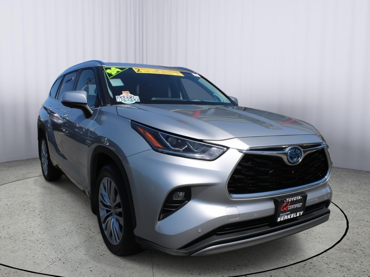 Celestial Silver Metallic 2024 Toyota Highlander Hybrid Platinum AWD SUV / Crossover All-Wheel Drive Continuously Variable Transmission