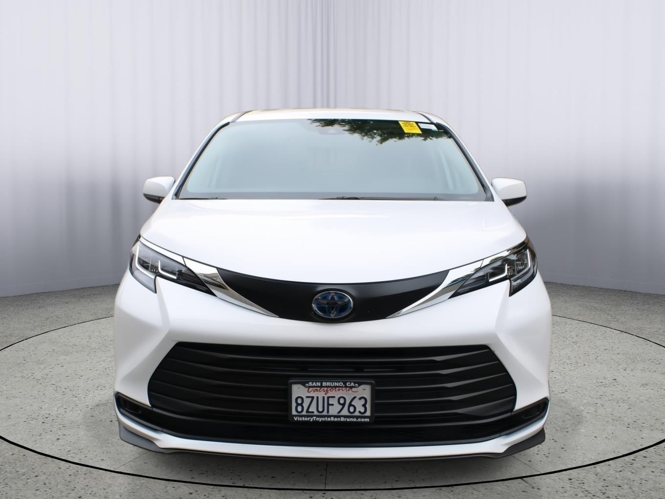 View vehicle photo 2