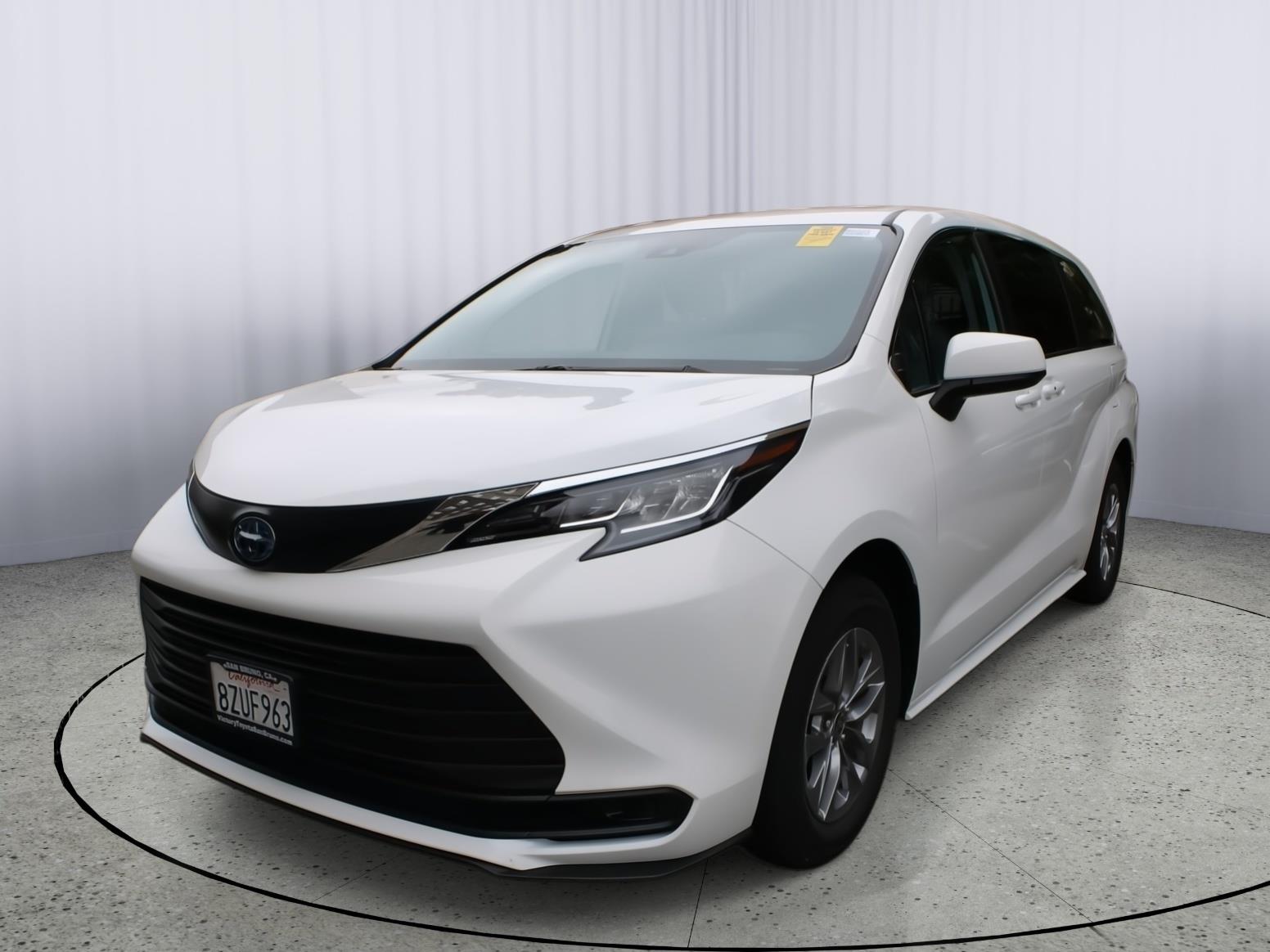 View vehicle photo 3