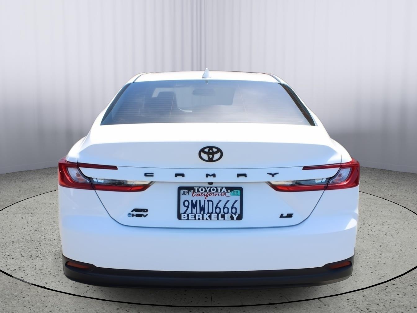 View vehicle photo 7