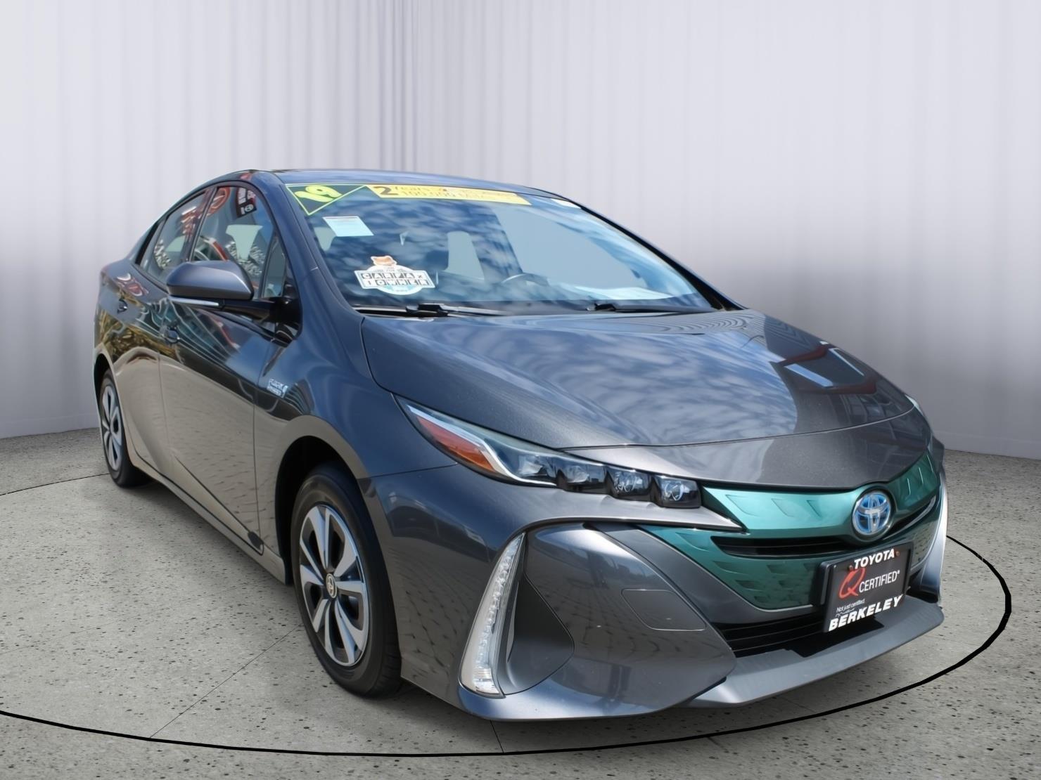 Magnetic Gray Metallic 2019 Toyota Prius Prime Hatchback Front-Wheel Drive Continuously Variable Transmission