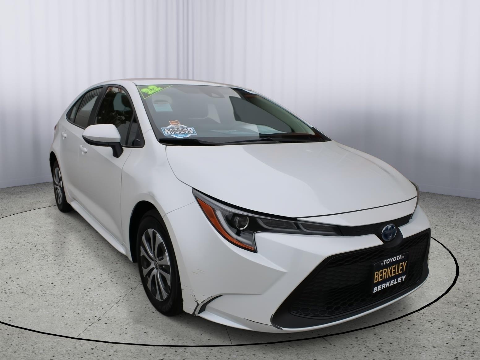White (Wind Chill Pearl) 2022 Toyota Corolla Hybrid Sedan Front-Wheel Drive Continuously Variable Transmission
