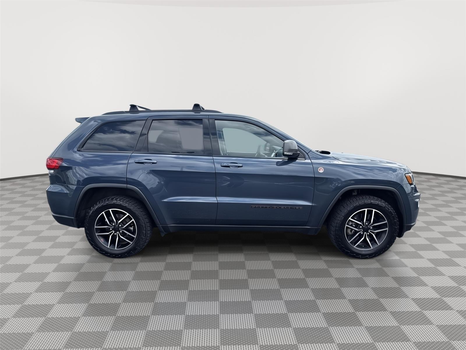 Used 2021 Slate Blue Pearlcoat Jeep Trailhawk image 14