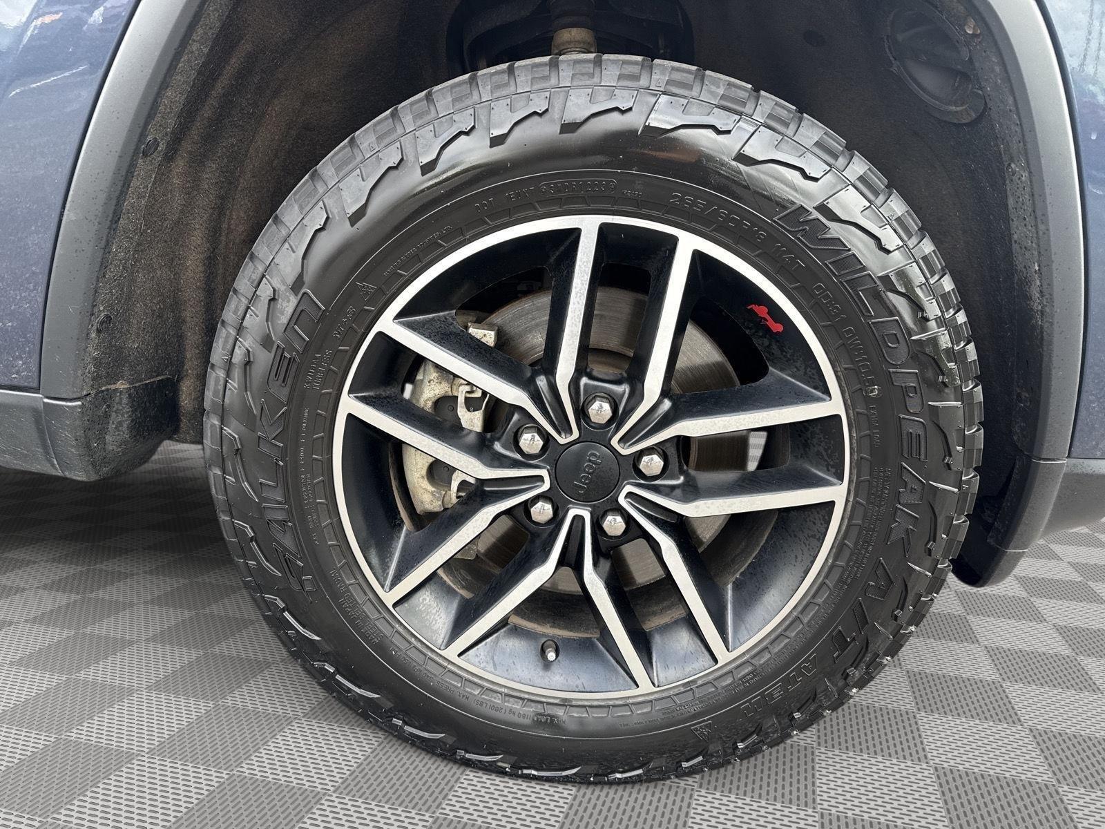 Used 2021 Slate Blue Pearlcoat Jeep Trailhawk image 7
