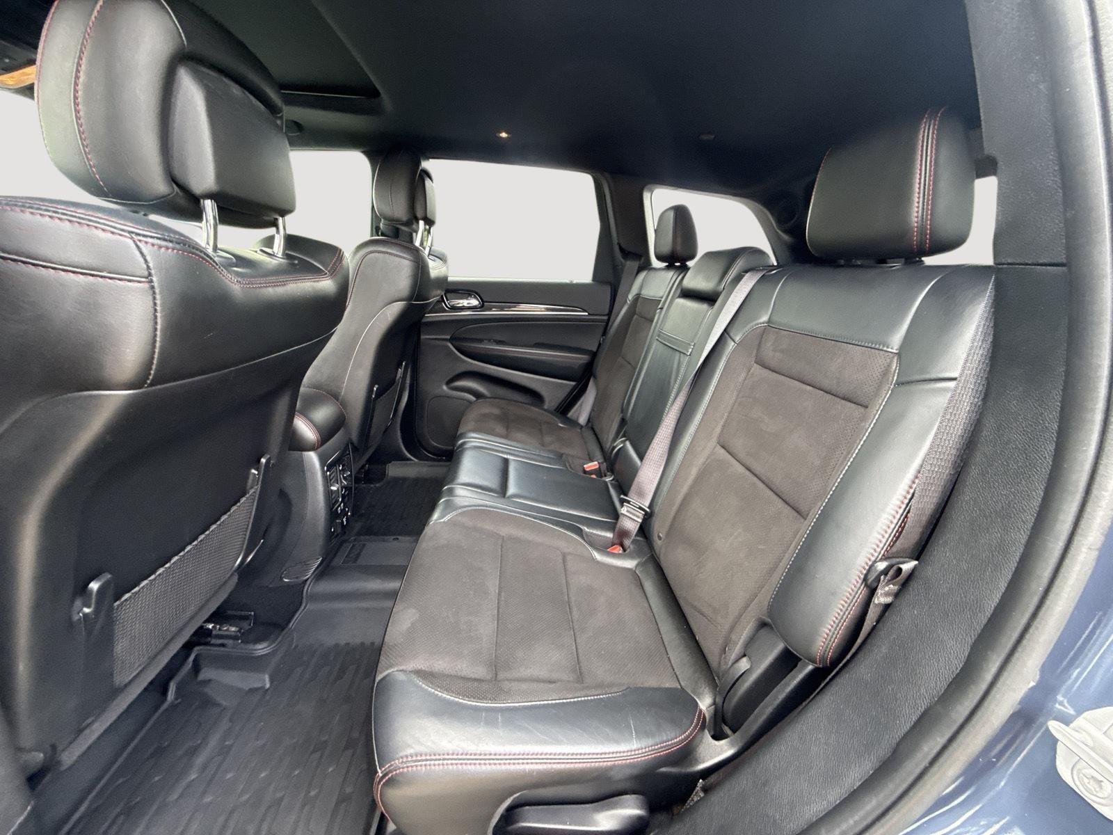 Used 2021 Slate Blue Pearlcoat Jeep Trailhawk image 27