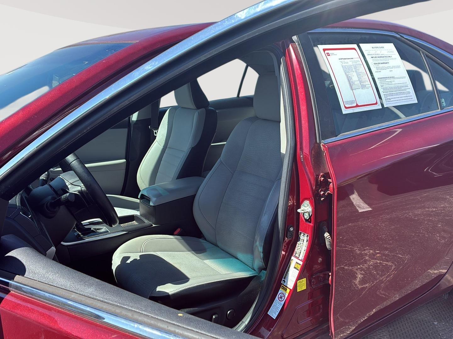 Used 2016 Ruby Flare Pearl Toyota XLE image 3