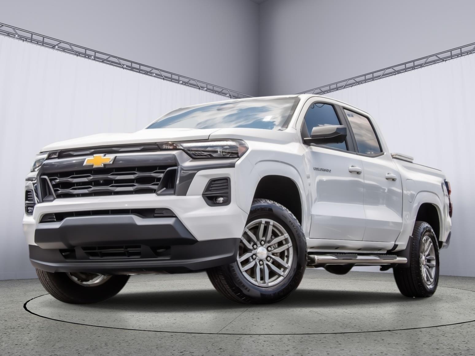 Summit White 2024 Chevrolet Colorado Pickup Truck Four-Wheel Drive 8-Speed Automatic