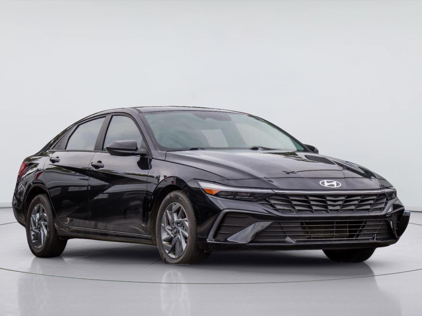 Abyss Black 2024 Hyundai Elantra Sedan Front-Wheel Drive Continuously Variable Transmission