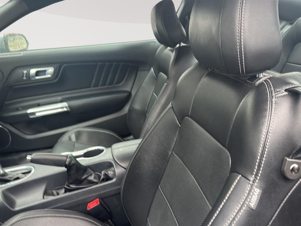 2021 Ford Mustang photo 13 of 27
