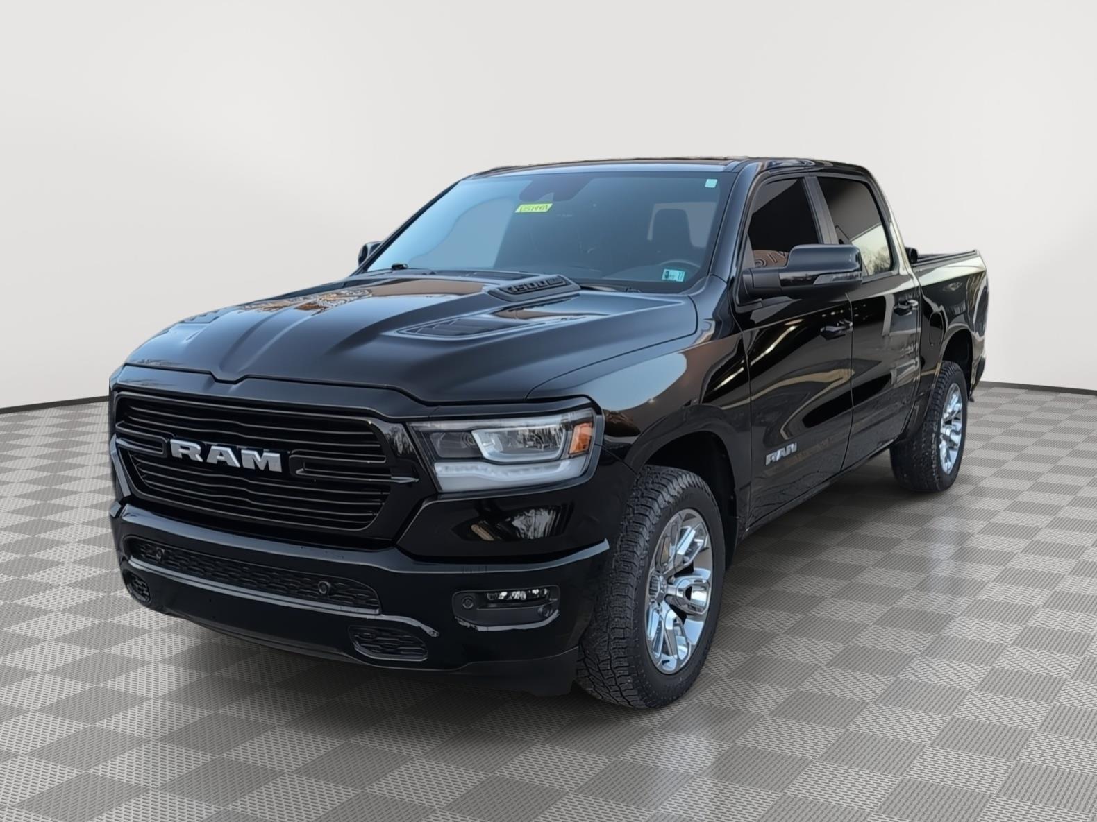 2023 RAM 1500 Negro (Diamond Black Crystal Pearlcoat) Camioneta Todo terreno 8 velocidades Automática