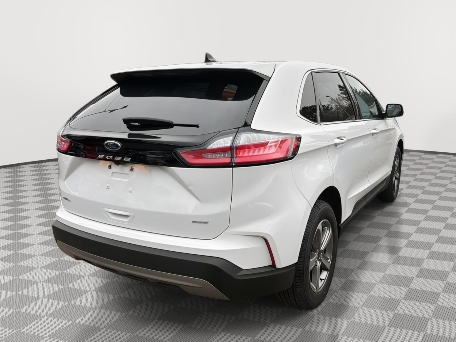 2022 Ford EDGE SEL Base - 5