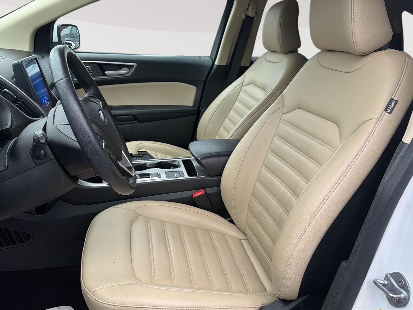 2022 Ford EDGE SEL Base - 11