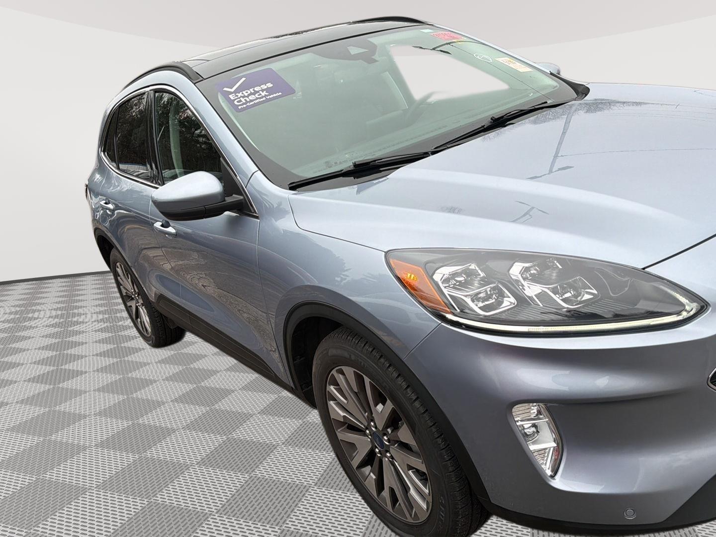 2022 Ford Escape Titanium - 5