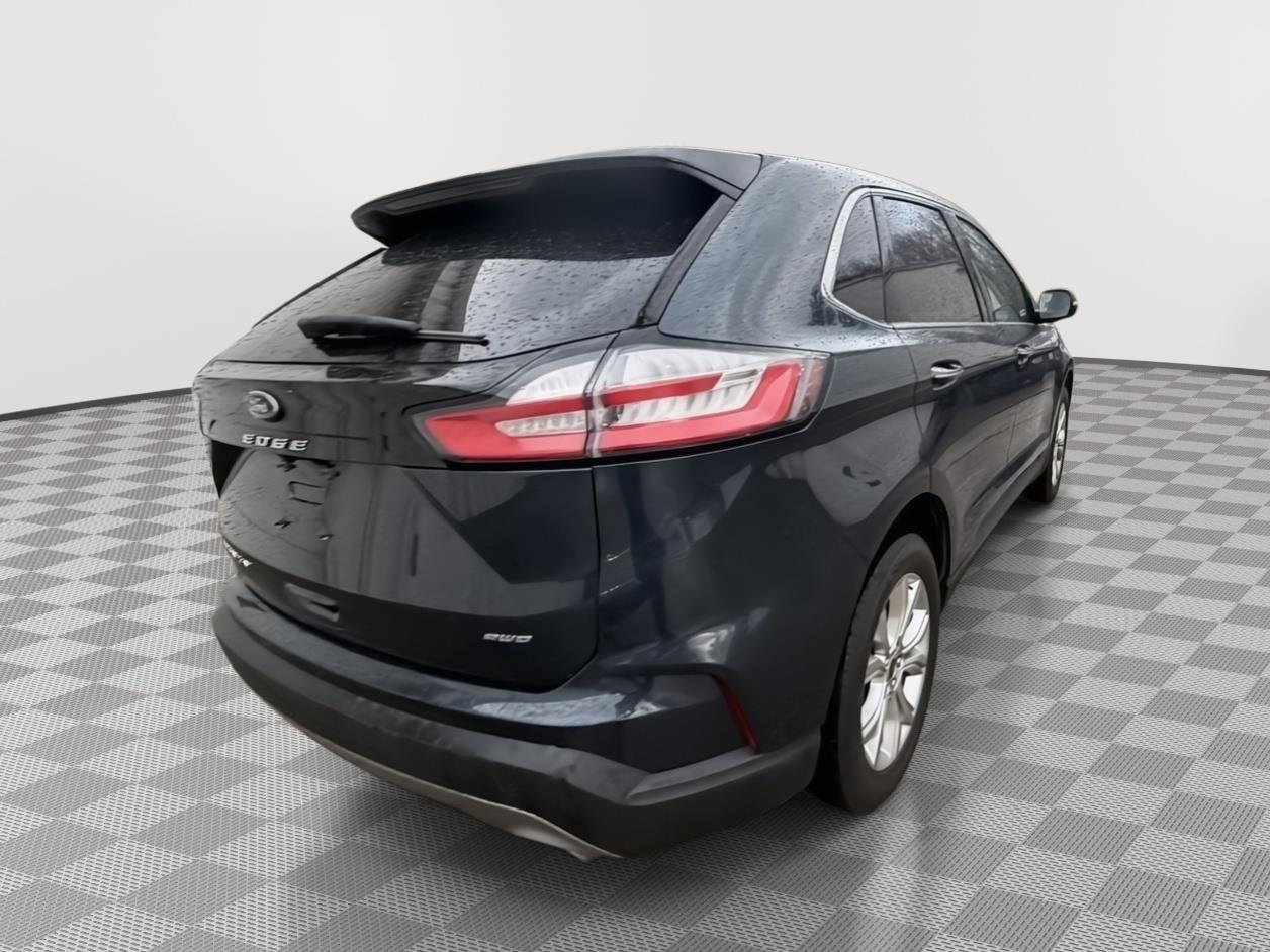 2023 Ford Edge Titanium - 3