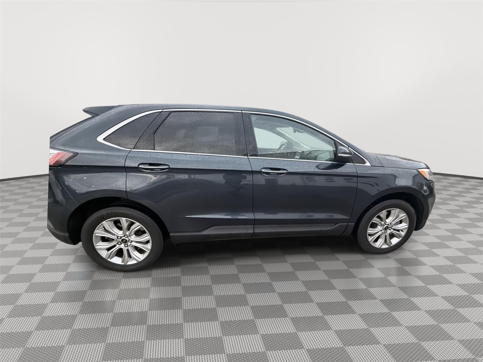 2023 Ford Edge Titanium - 5