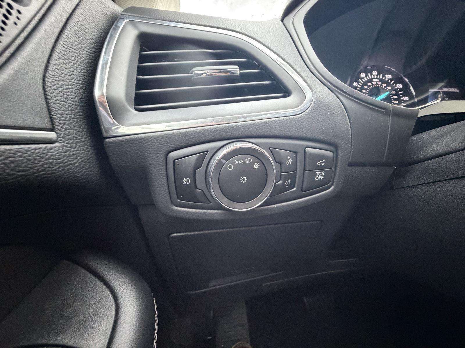 2023 Ford Edge Titanium - 11