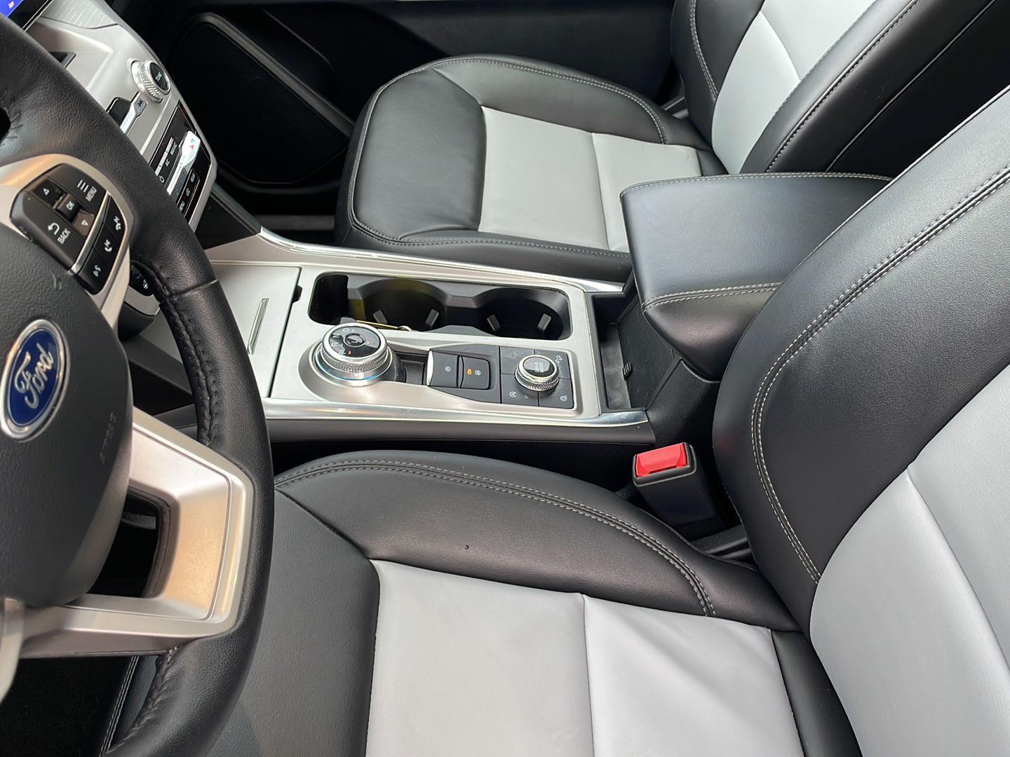 2023 Ford Explorer XLT - 10