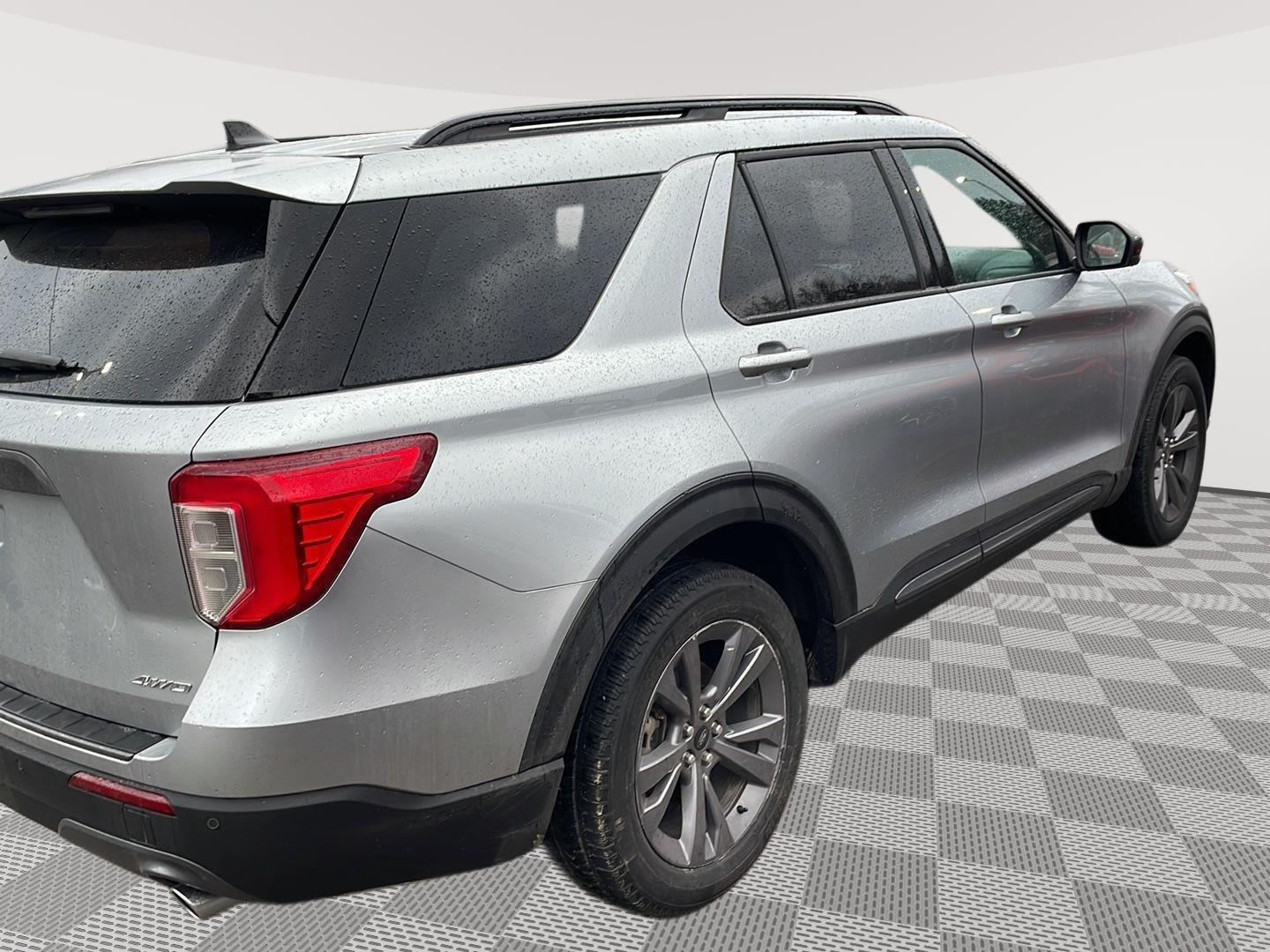 2023 Ford Explorer XLT - 4