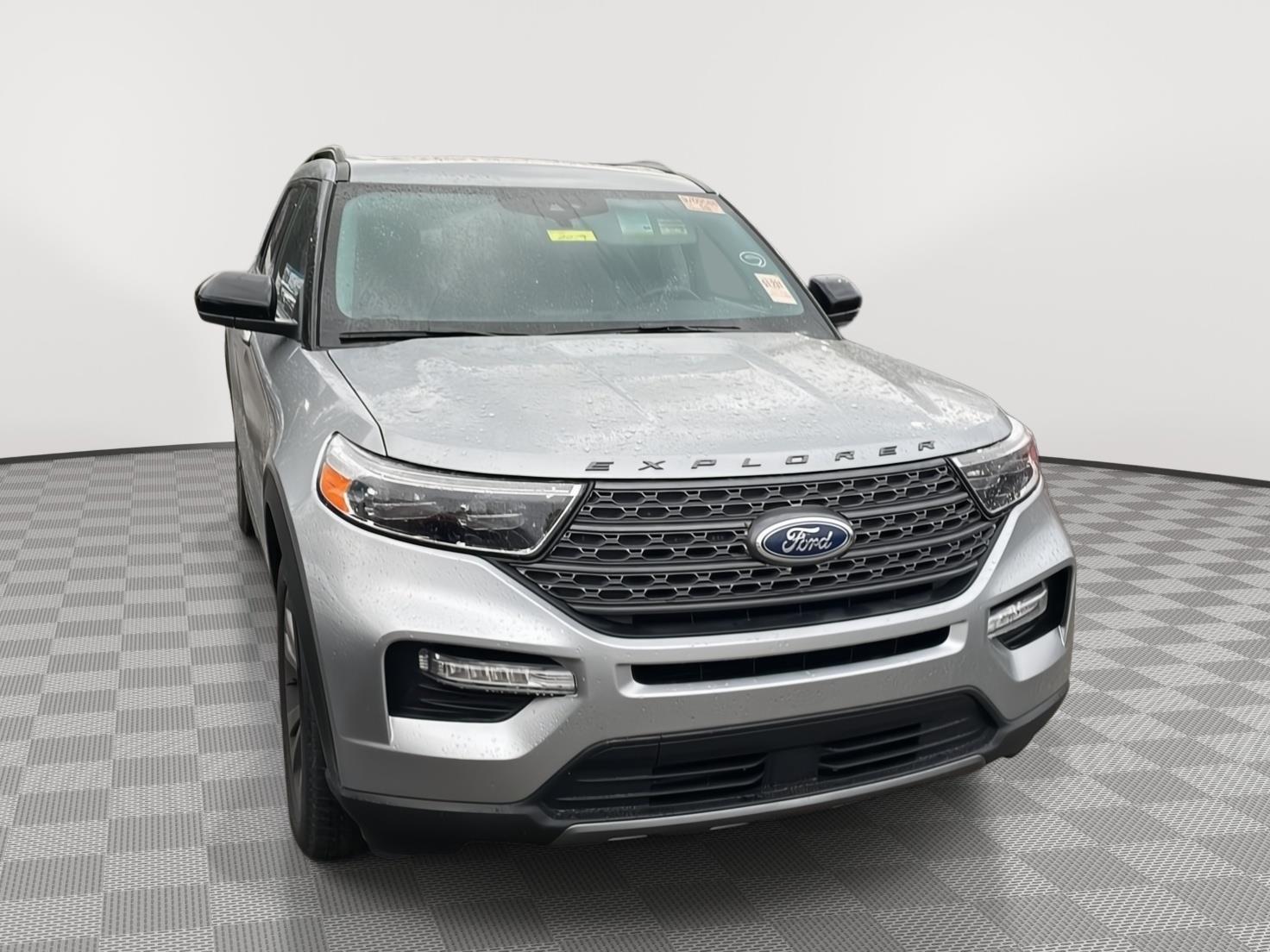 2023 Ford Explorer XLT - 1