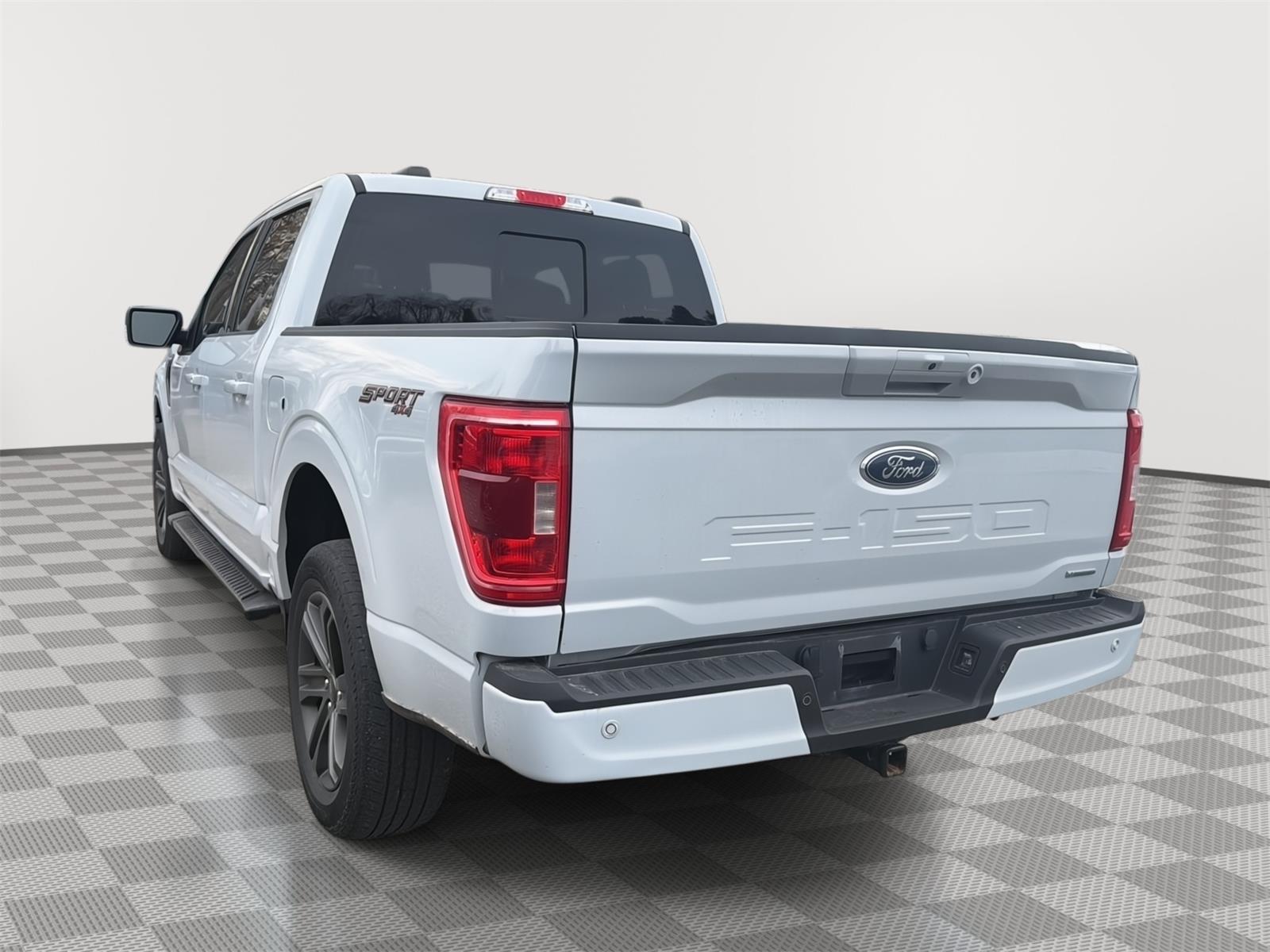 2022 Ford F-150 XLT - 11